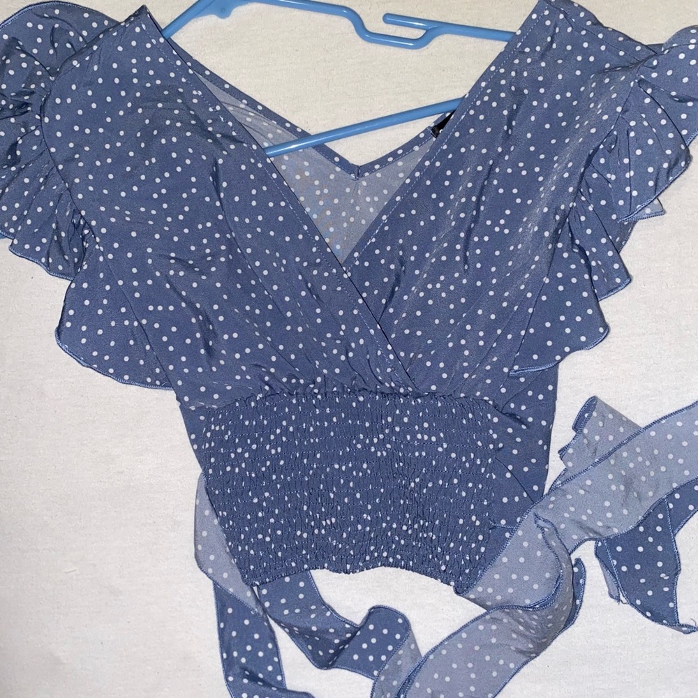 Cute summer top 🤍